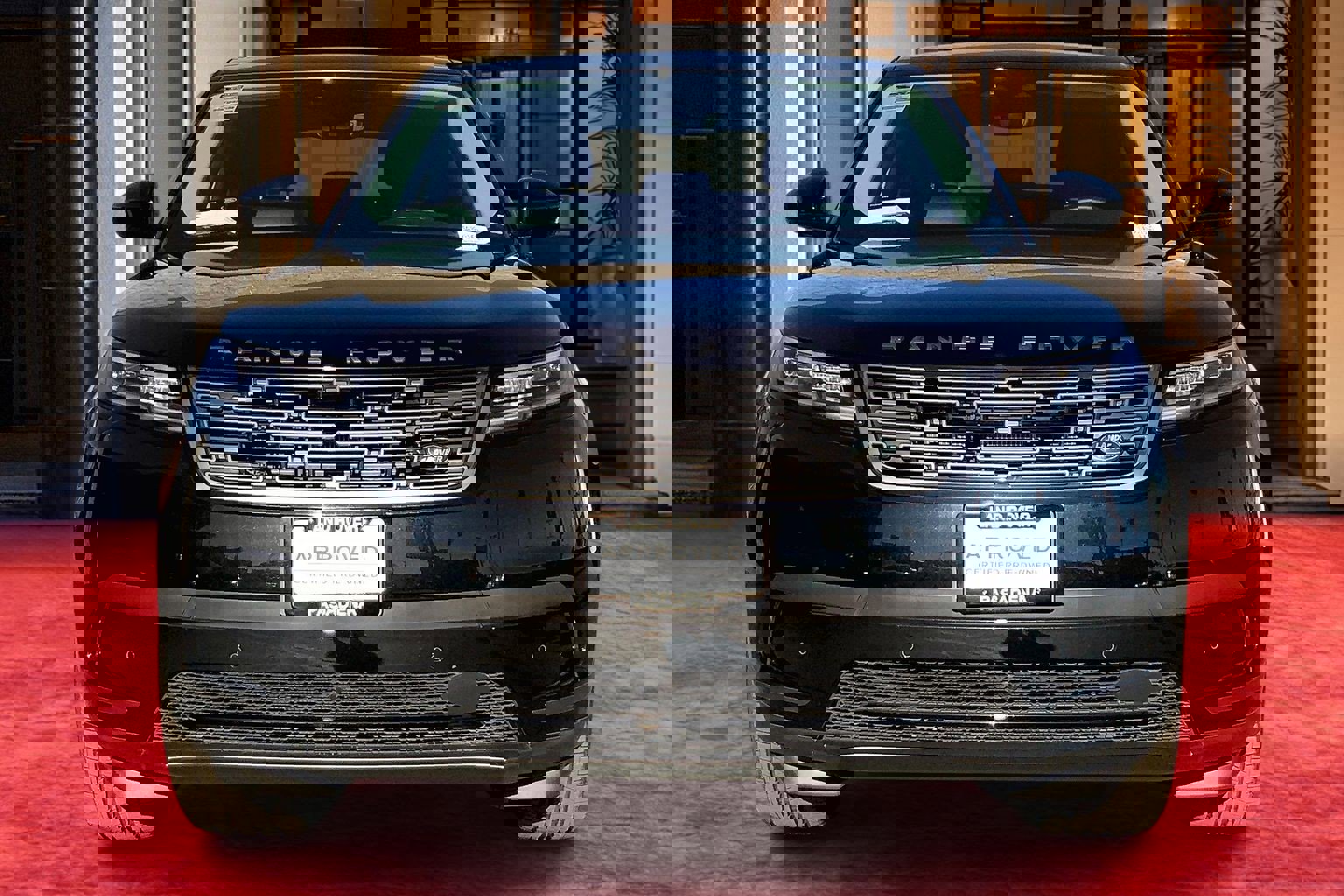 Used 2025 Land Rover Range Rover Velar S image 3