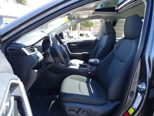 Certified 2025 Toyota RAV4 XLE w/ Convenience Package FWD image 18
