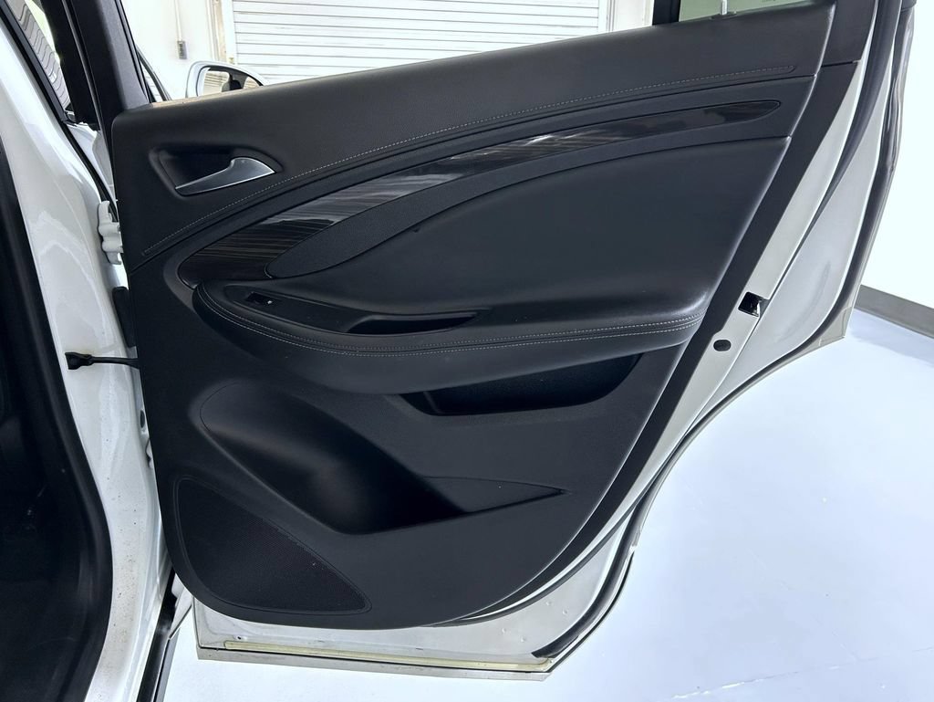 Certified 2020 Buick Envision Essence AWD/4WD image 18