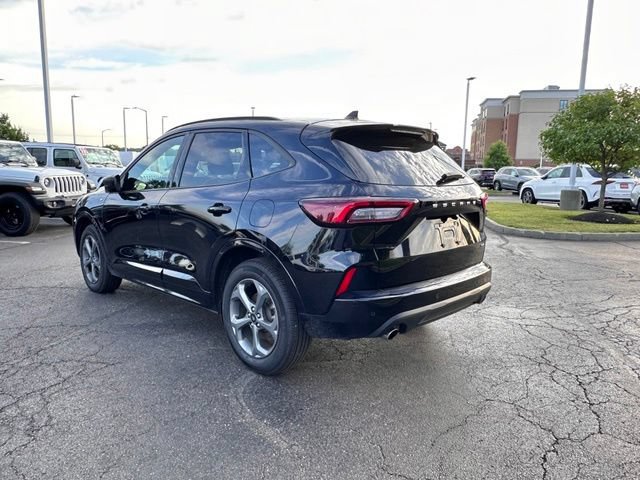Used 2024 Ford Escape ST-Line w/ Tech Pack #1 AWD/4WD image 10