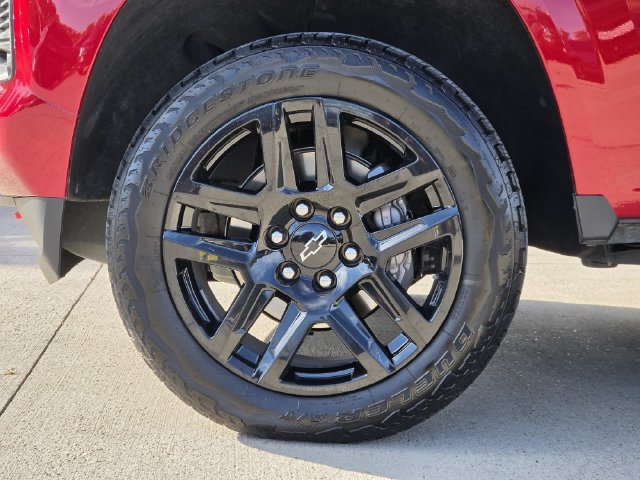 Used 2025 Chevrolet Colorado Z71 w/ Z71 Convenience Package 2 AWD/4WD image 8