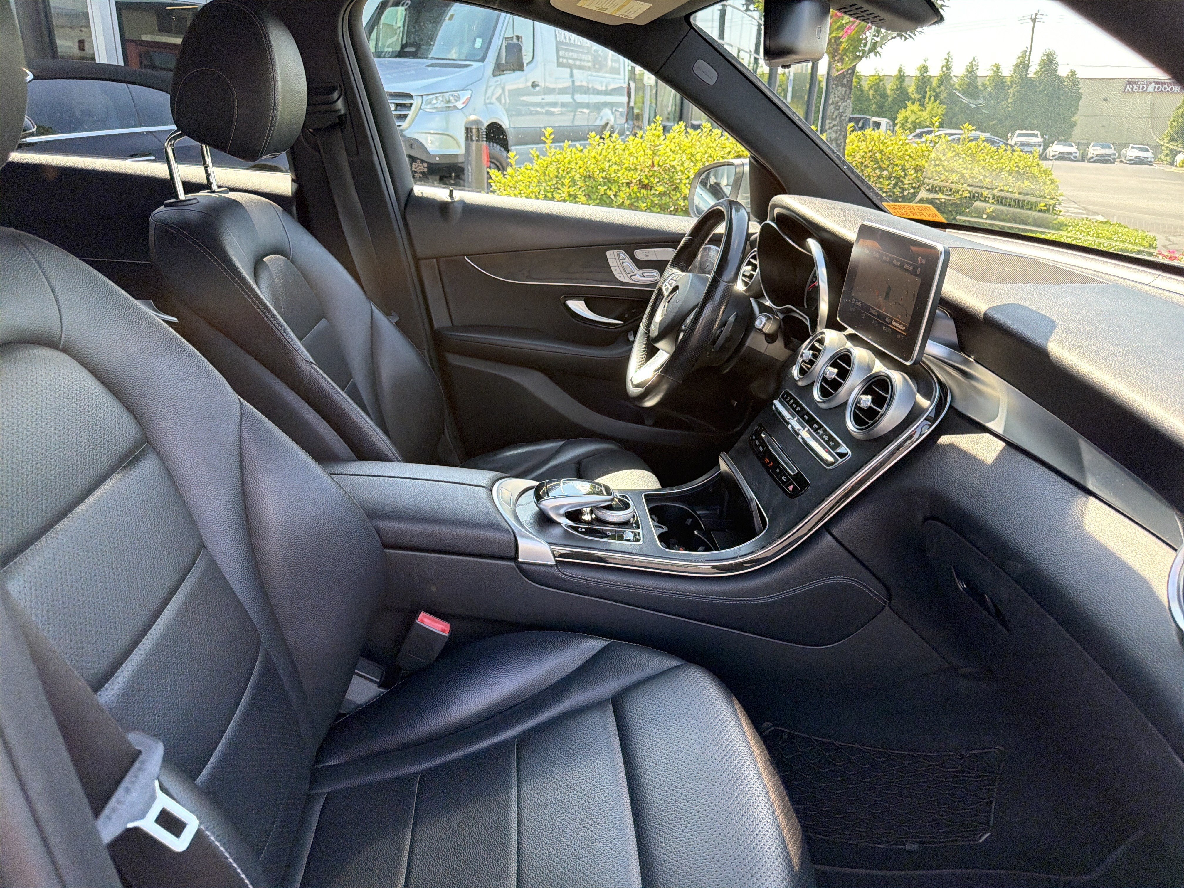 Used 2018 Mercedes-Benz GLC 300 4MATIC image 35