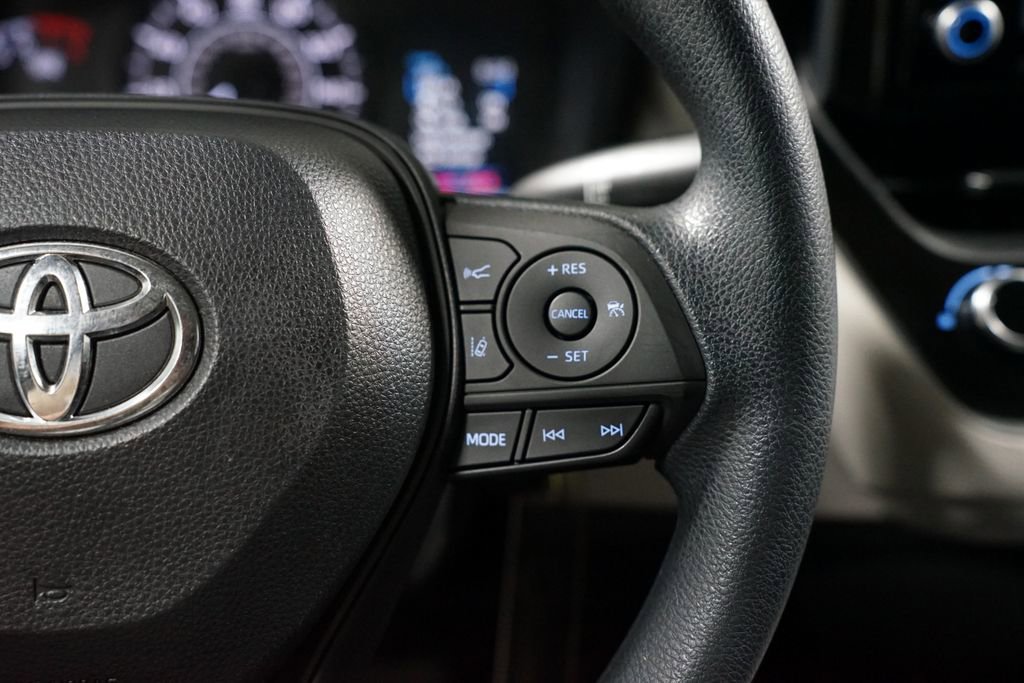 Used 2021 Toyota Corolla L FWD image 13