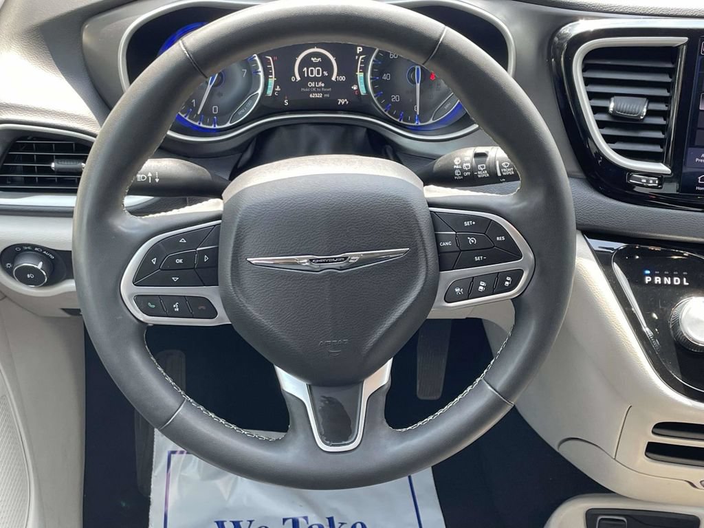 Certified 2024 Chrysler Pacifica Touring-L FWD image 22