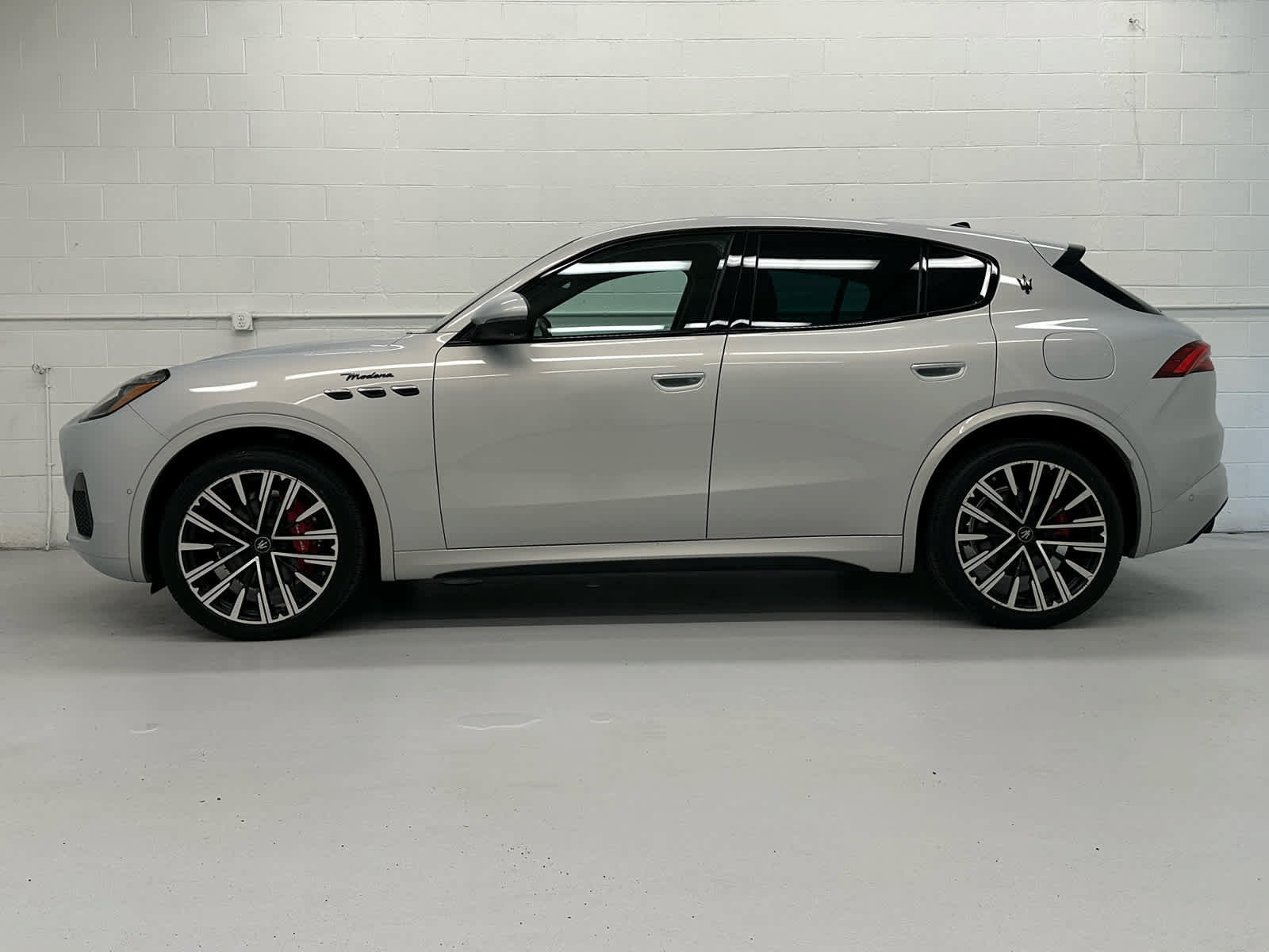 Used 2023 Maserati Grecale Modena AWD/4WD image 3