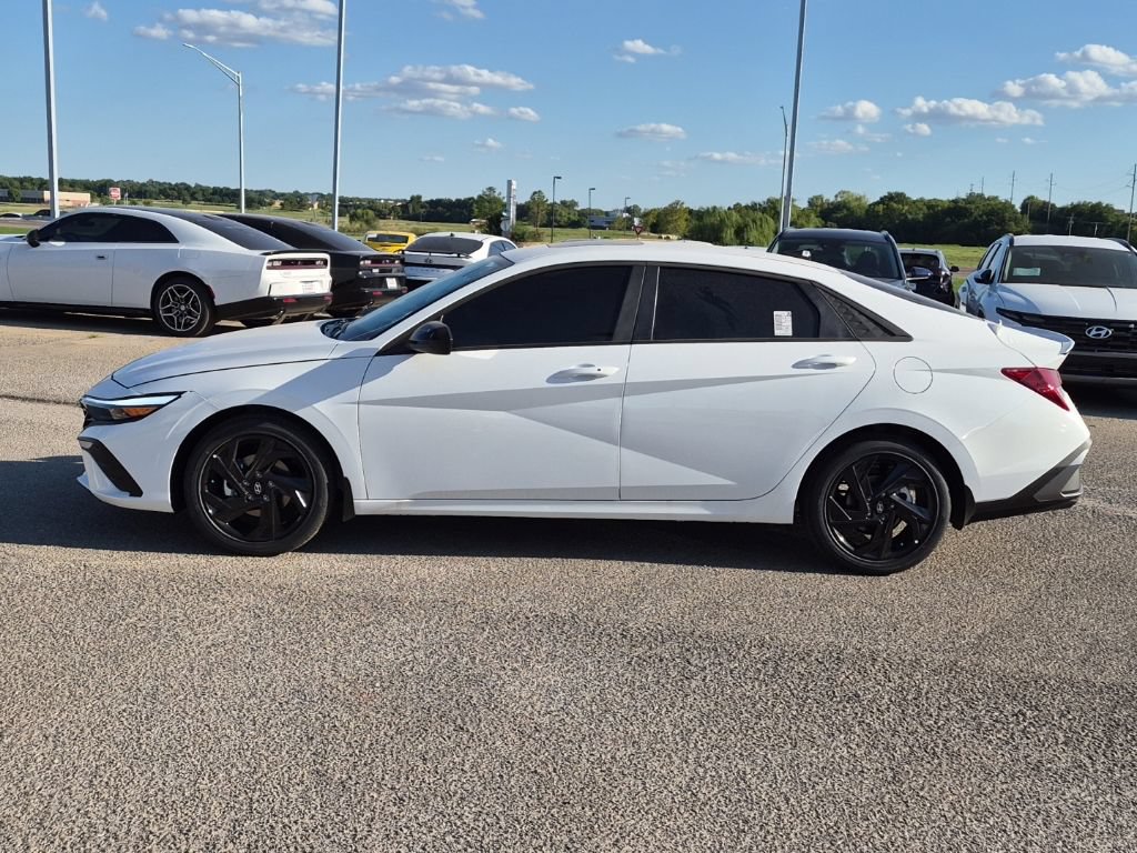 New 2026 Hyundai Elantra SEL Sport FWD image 5