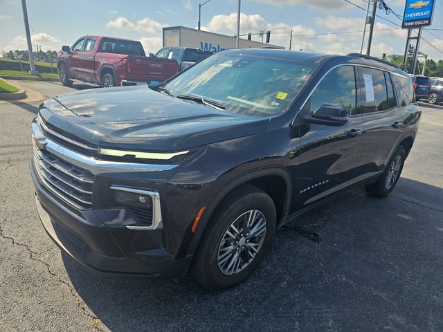 Used 2025 Chevrolet Traverse LT FWD image 4