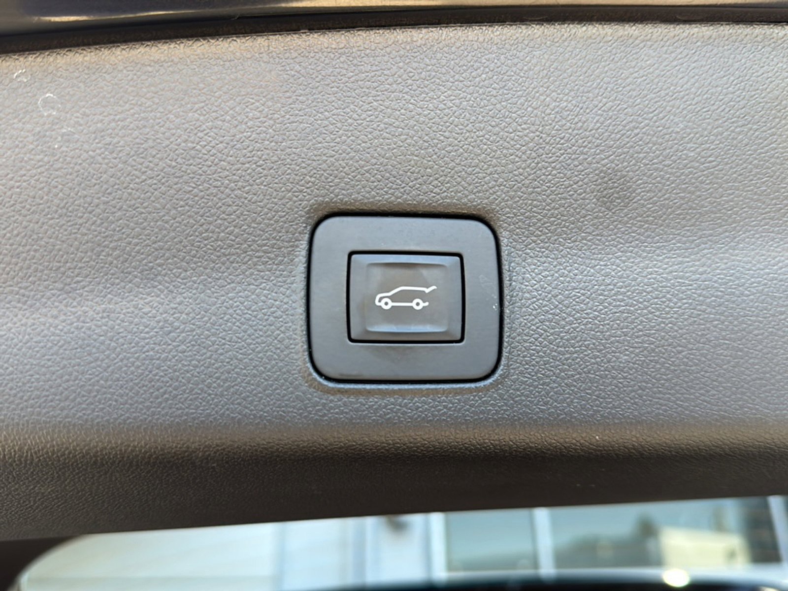Used 2024 Chevrolet TrailBlazer RS w/ Convenience Package AWD/4WD image 25