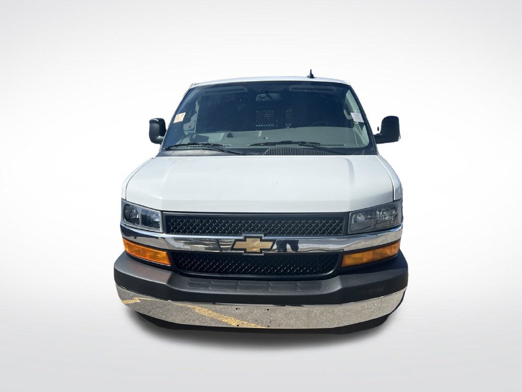 Used 2025 Chevrolet Express 2500 w/ Driver Convenience Package RWD image 6