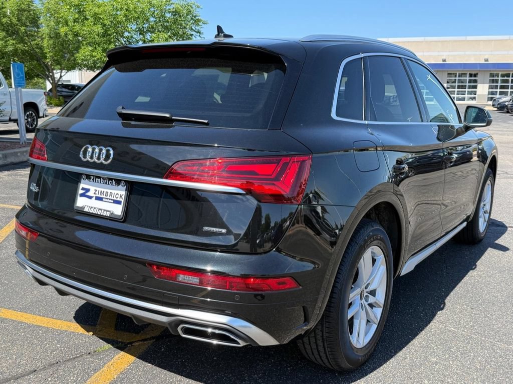Used 2023 Audi Q5 2.0T Premium w/ Convenience Package AWD/4WD image 3