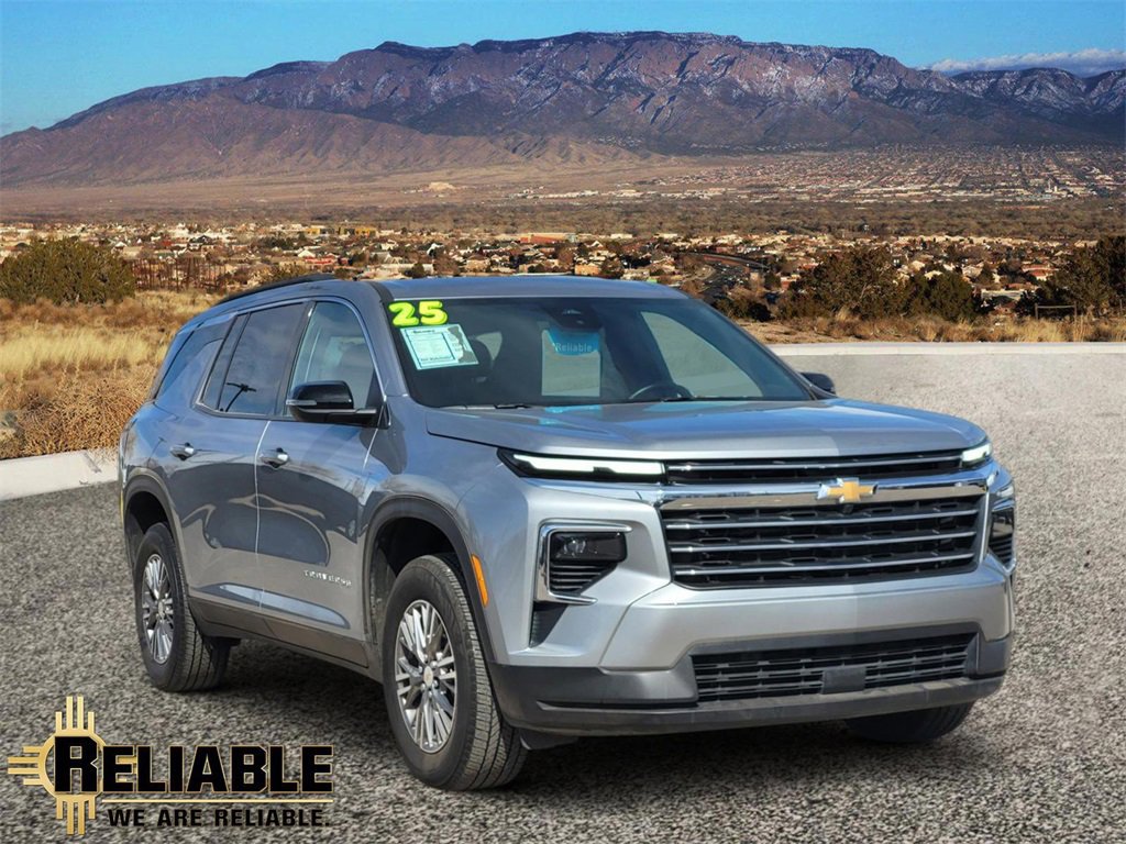 Certified 2025 Chevrolet Traverse LT