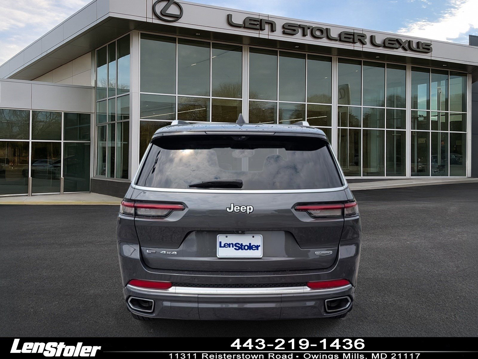 Used 2023 Jeep Grand Cherokee L Summit w/ Advanced Protech Group IV AWD/4WD image 4