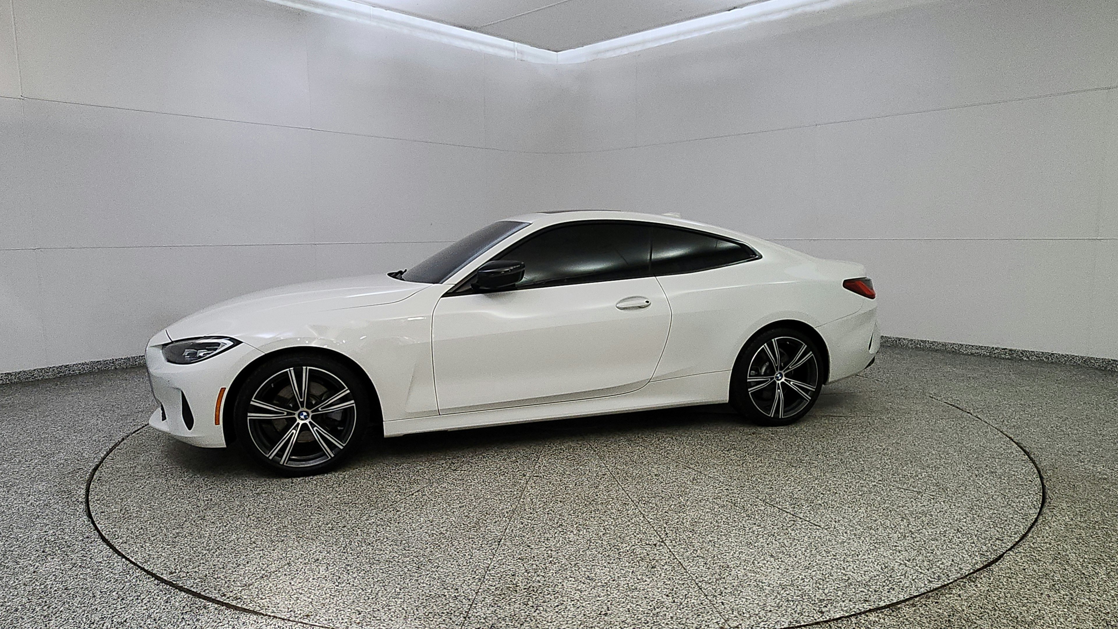 Used 2021 BMW 430i xDrive Coupe w/ Convenience Package AWD/4WD image 4