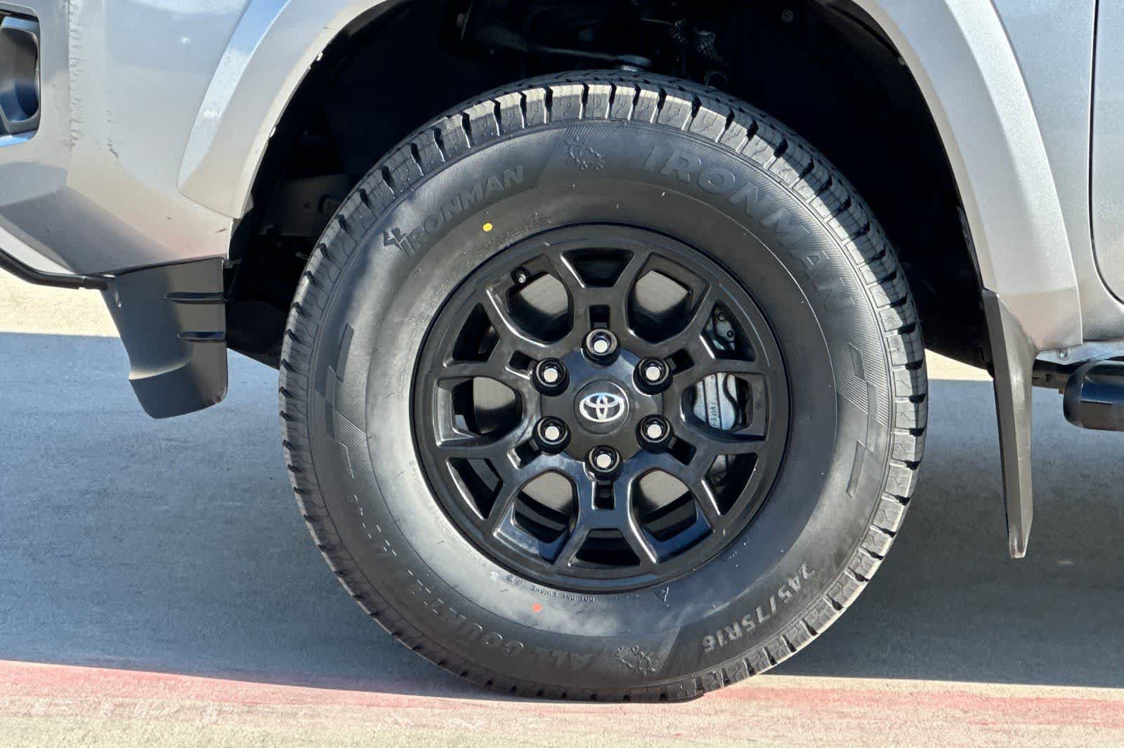 Used 2021 Toyota Tacoma SR5 RWD image 34