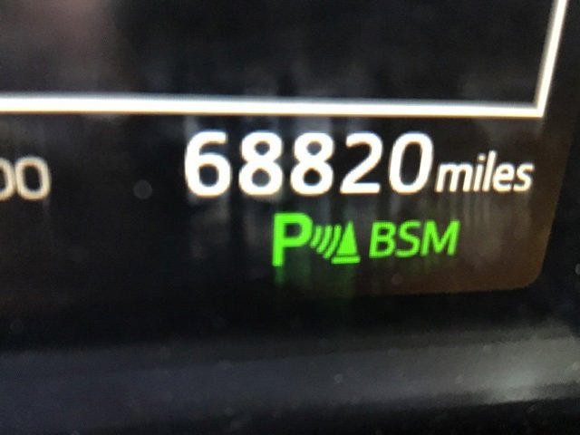 Used 2016 Toyota RAV4 Limited image 18