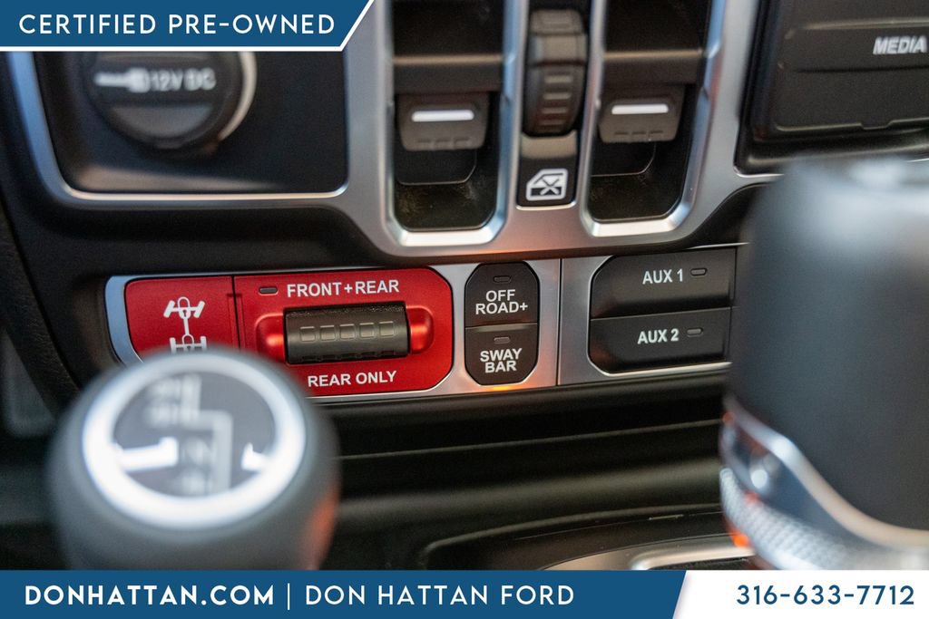 Used 2025 Jeep Wrangler Unlimited Rubicon w/ Convenience Group AWD/4WD image 12