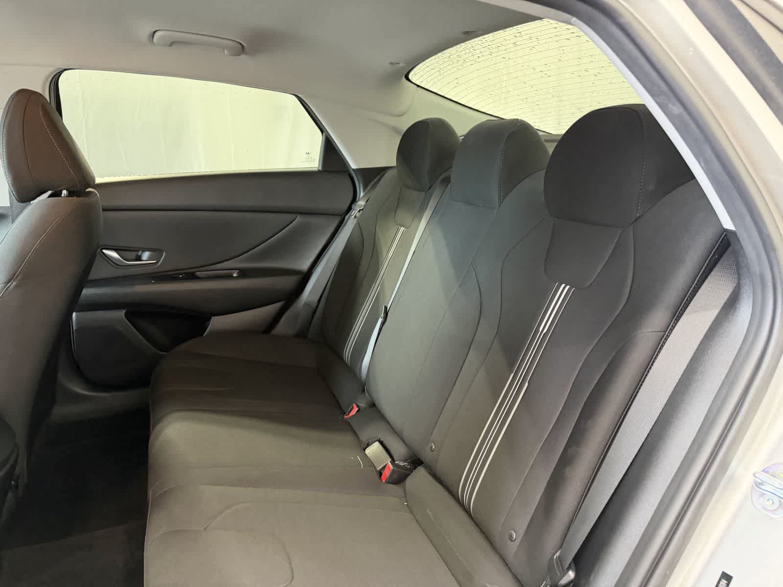 Used 2021 Hyundai Elantra SEL w/ Convenience Package FWD image 11
