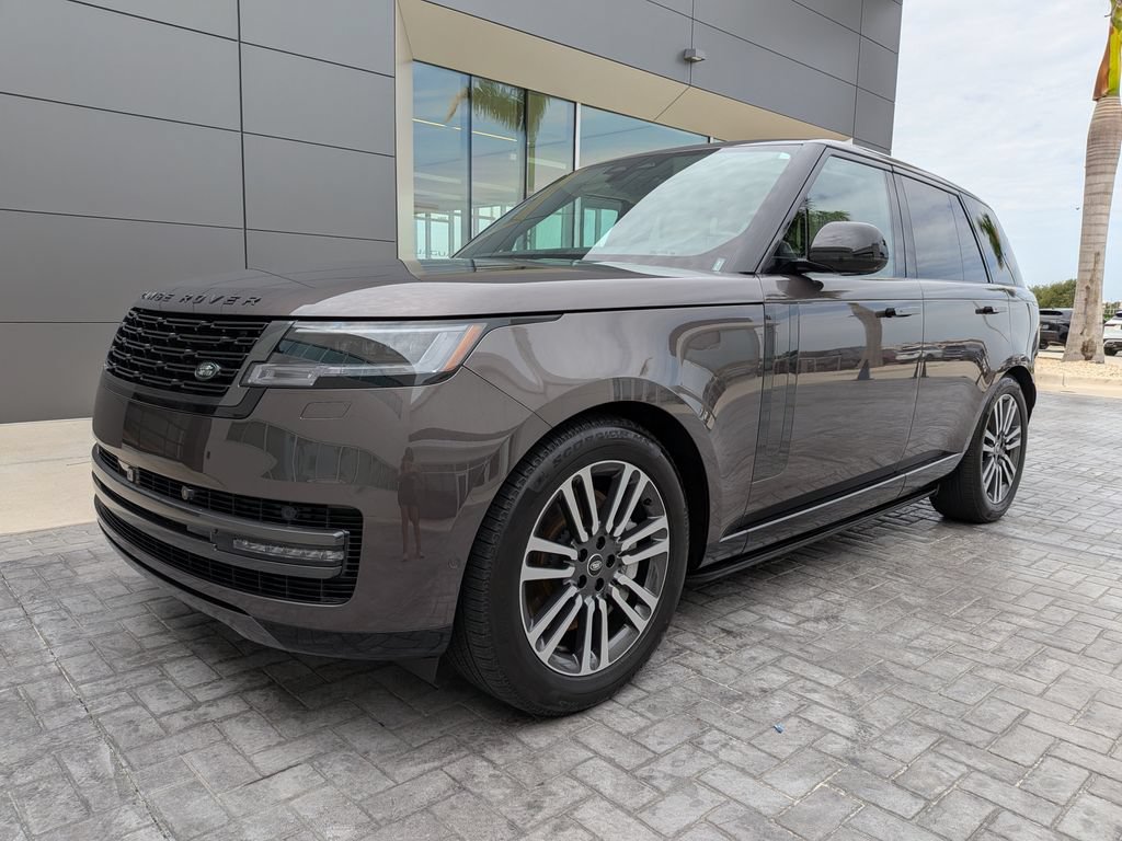 Certified 2025 Land Rover Range Rover SE AWD/4WD image 2