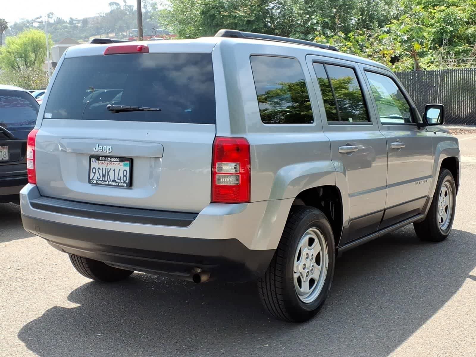 Used 2016 Jeep Patriot Sport w/ Power Value Group FWD image 4