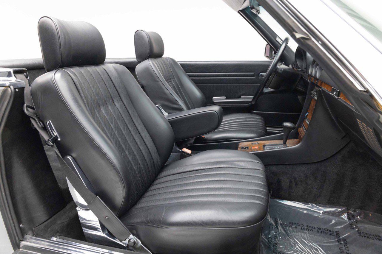 Used 1987 Mercedes-Benz 560 SL image 4