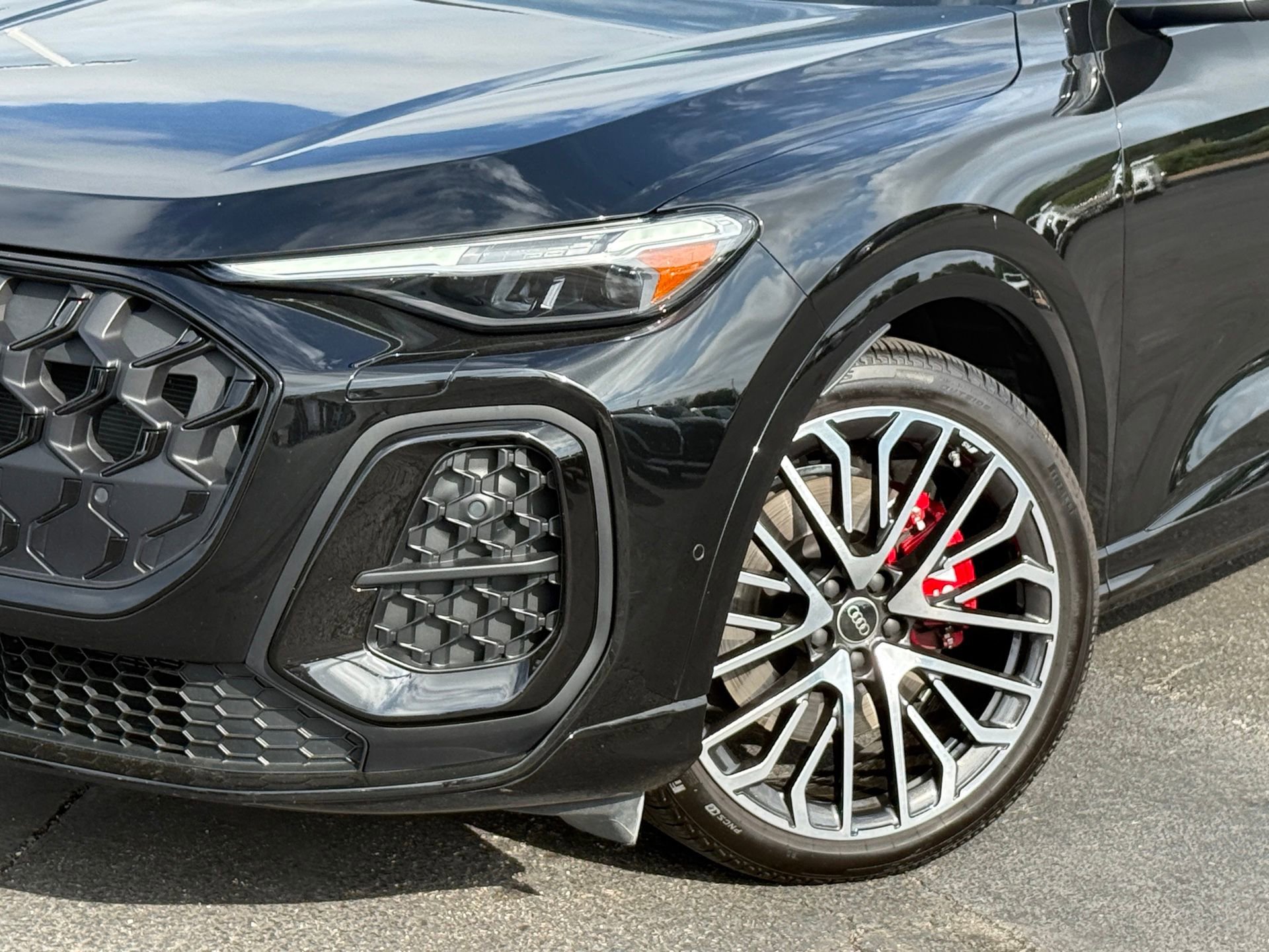 Used 2025 Audi SQ5 Premium Plus w/ Premium Plus Package image 4