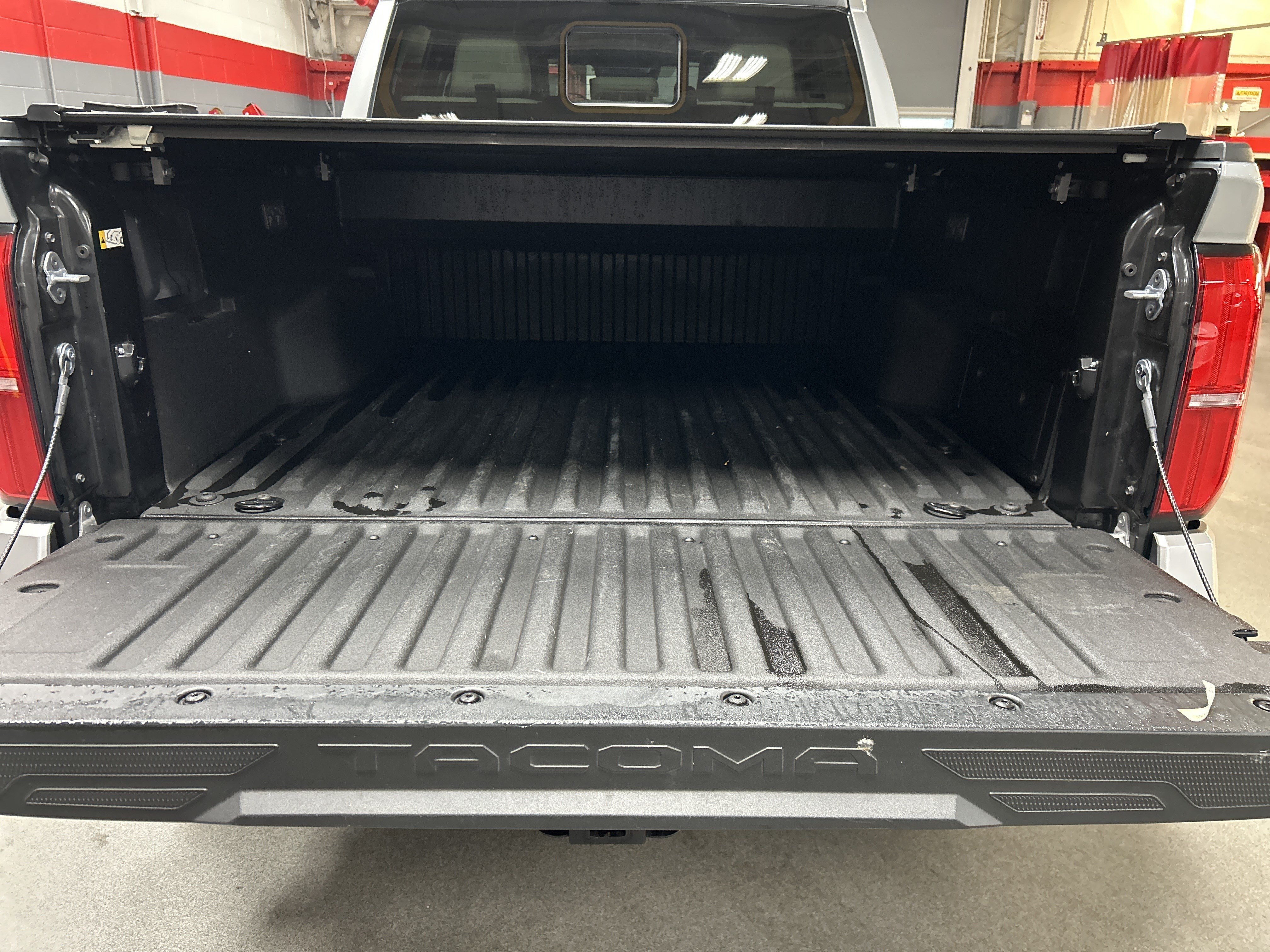 Used 2024 Toyota Tacoma Limited AWD/4WD image 32