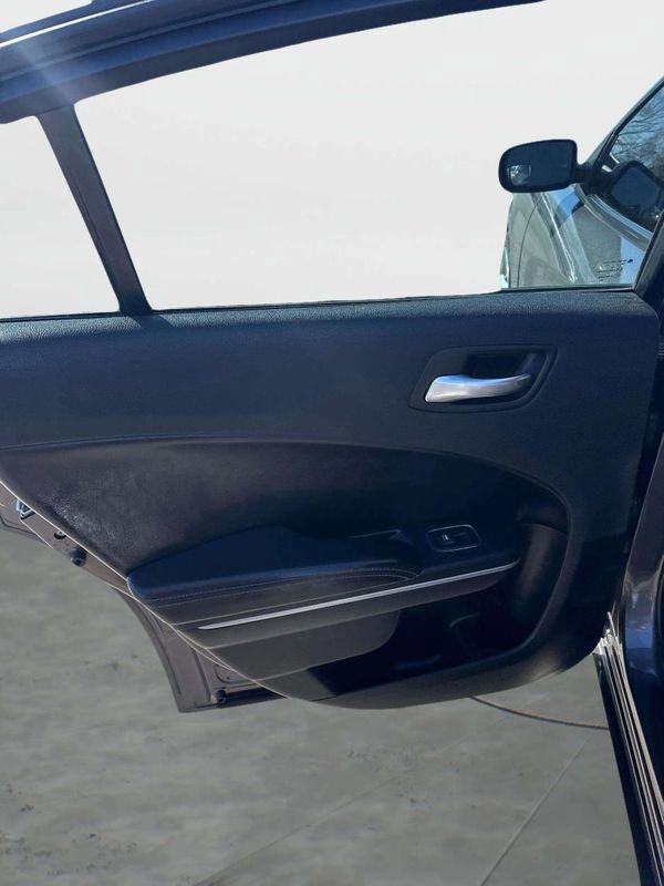 Used 2020 Dodge Charger SXT w/ Leather Interior Group RWD image 19