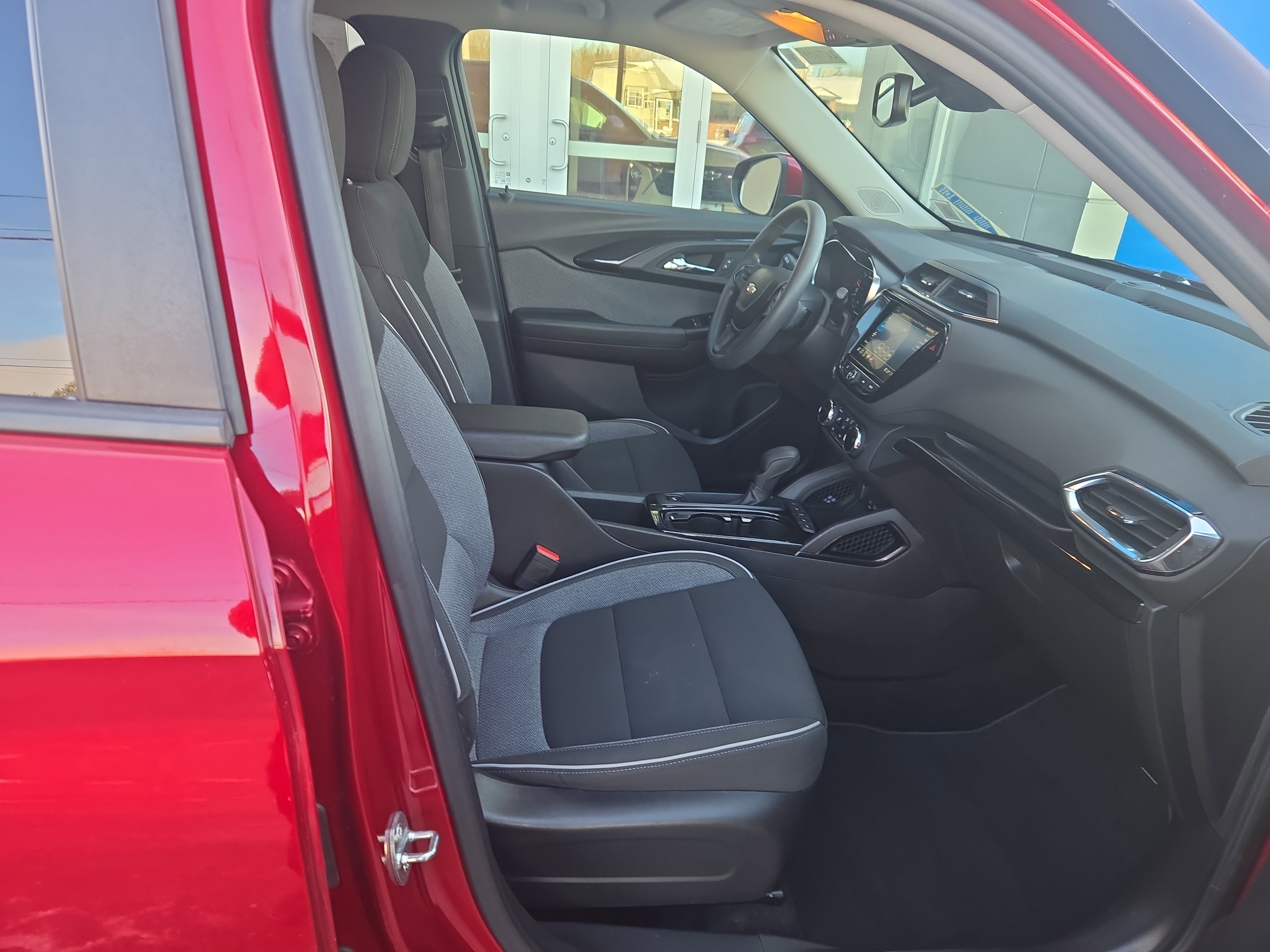 Certified 2021 Chevrolet TrailBlazer LT w/ Convenience Package image 18