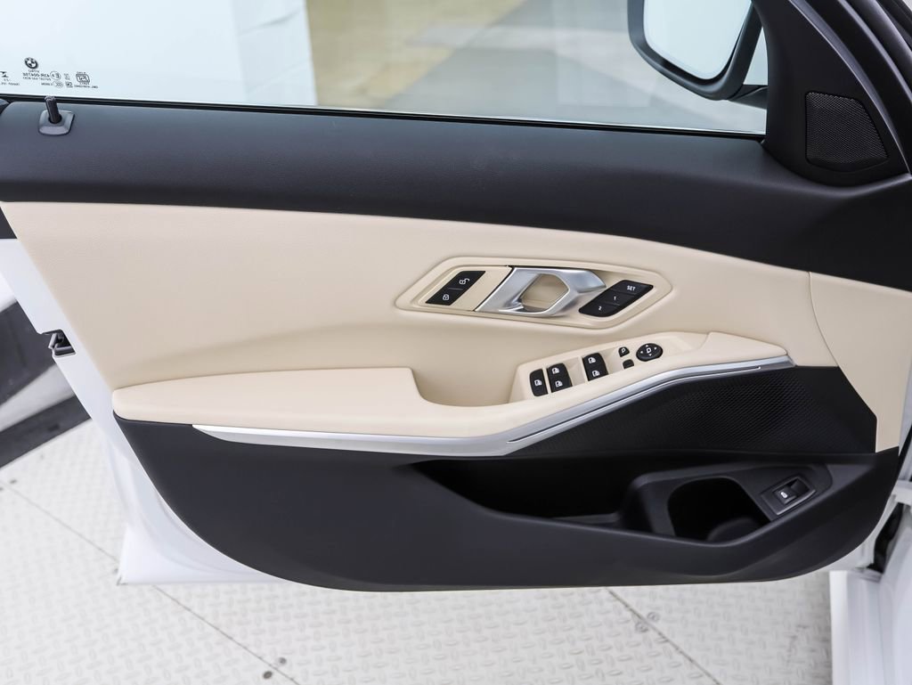 Used 2025 BMW 330i xDrive Sedan w/ Convenience Package image 10