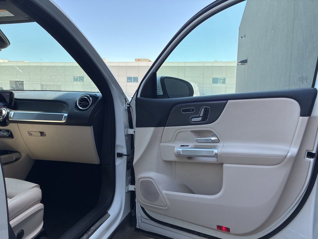 Used 2025 Mercedes-Benz GLB 250 image 6