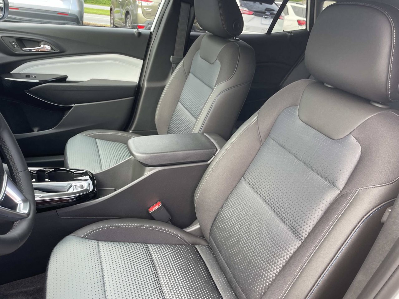 New 2026 Chevrolet Trax LT w/ LT Convenience Package FWD image 17