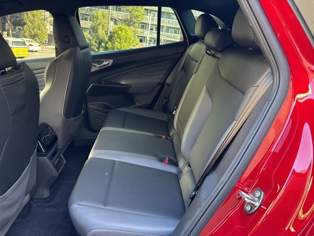 Used 2023 Volkswagen ID.4 Pro S Plus image 9