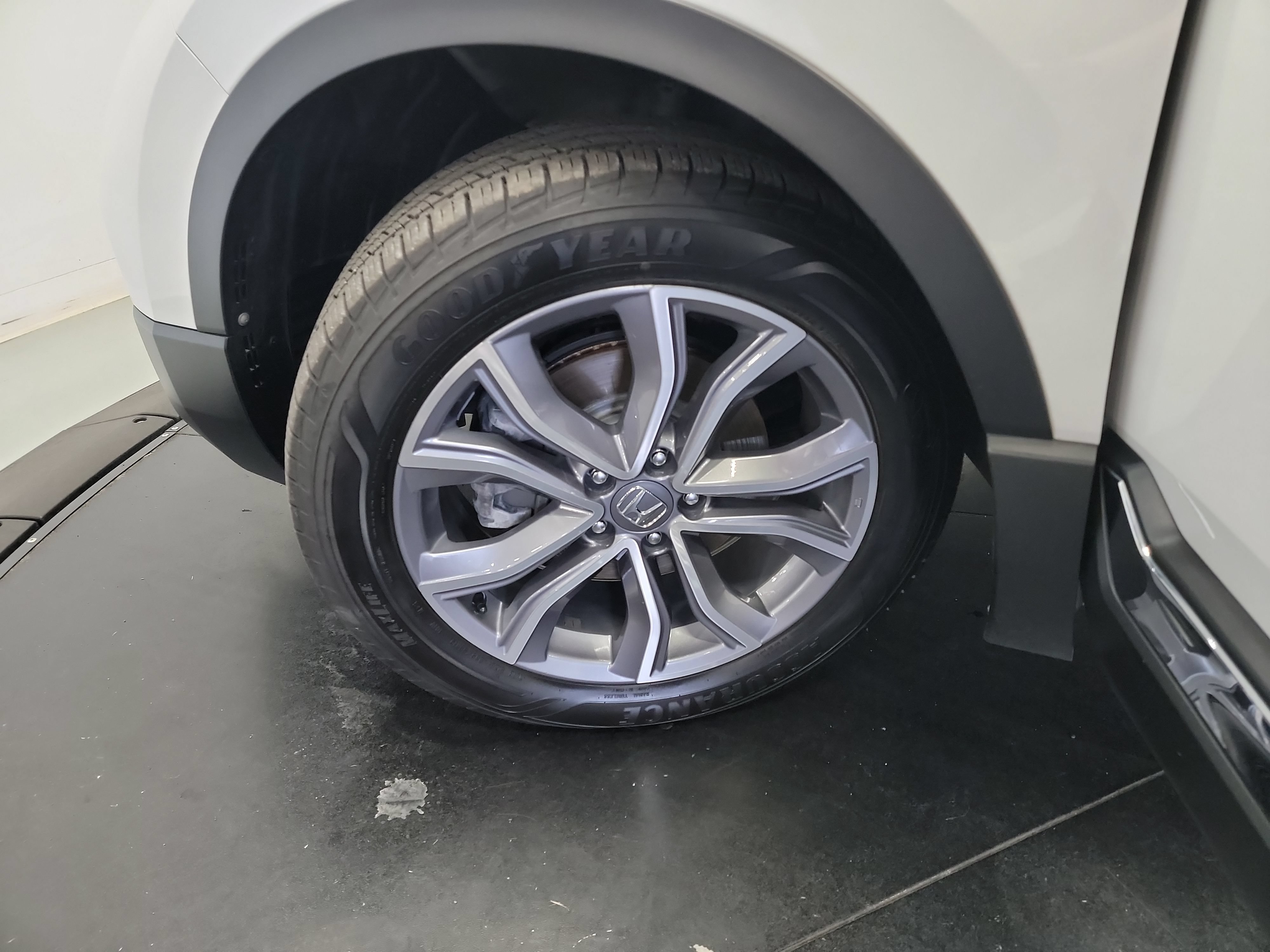 Used 2021 Honda CR-V Touring image 30