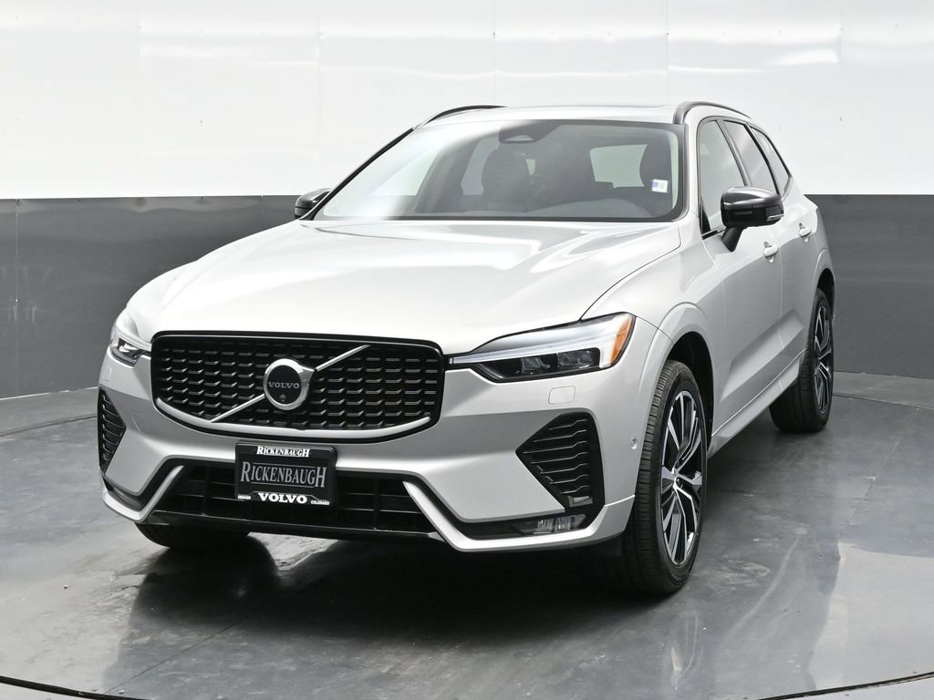 Used 2025 Volvo XC60 B5 Plus image 2