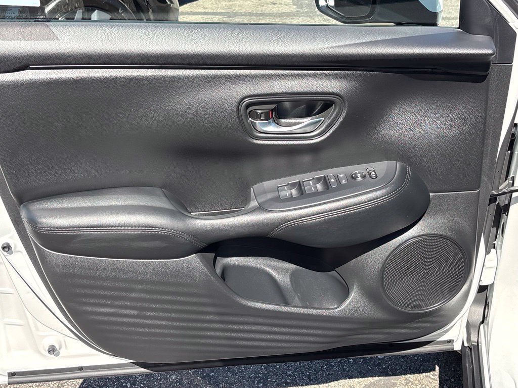 Used 2025 Honda HR-V LX image 12