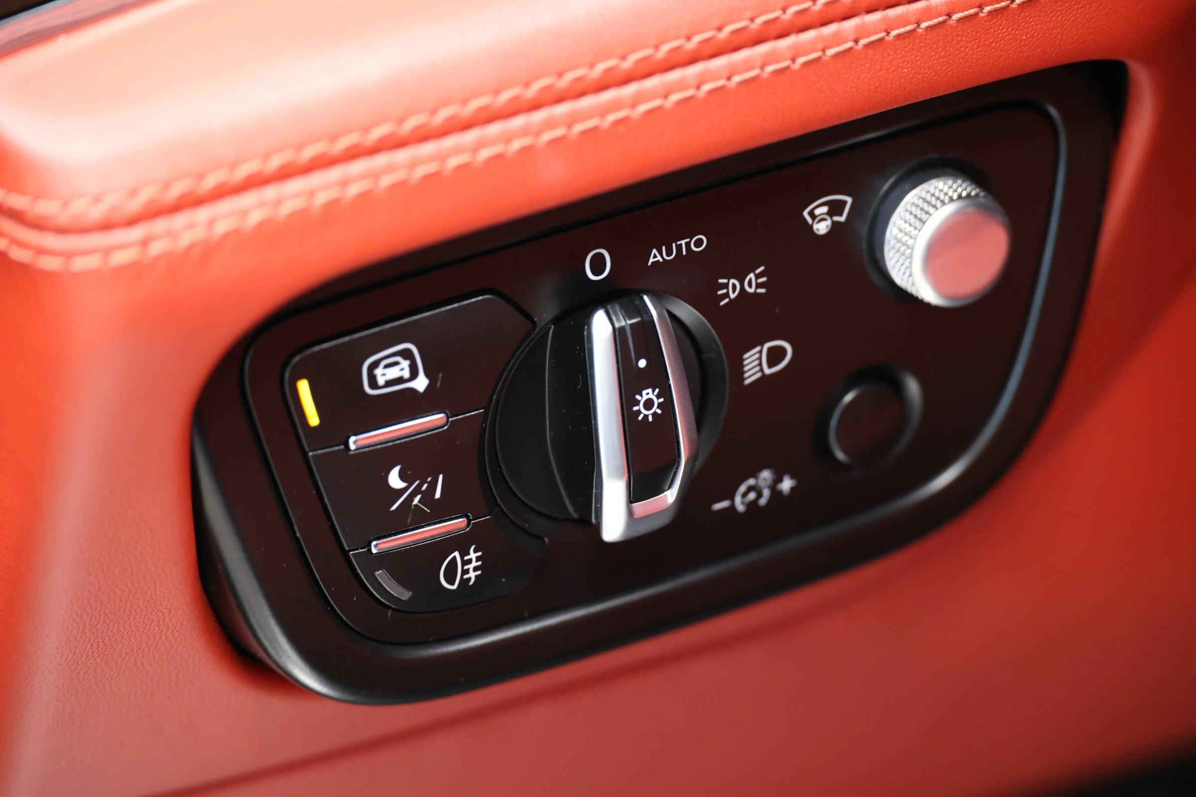 Used 2022 Bentley Bentayga AWD/4WD image 25