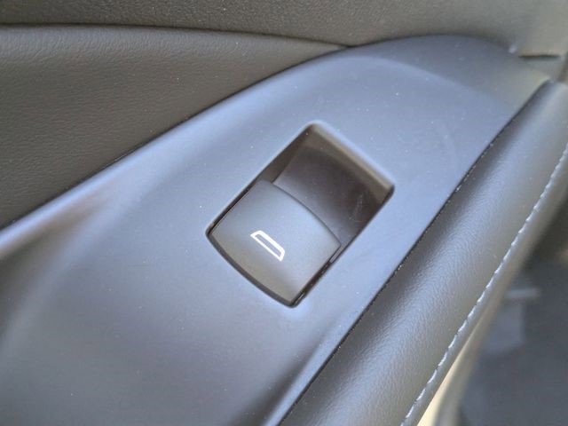 Used 2023 Buick Enclave Avenir w/ Avenir Technology Package image 29