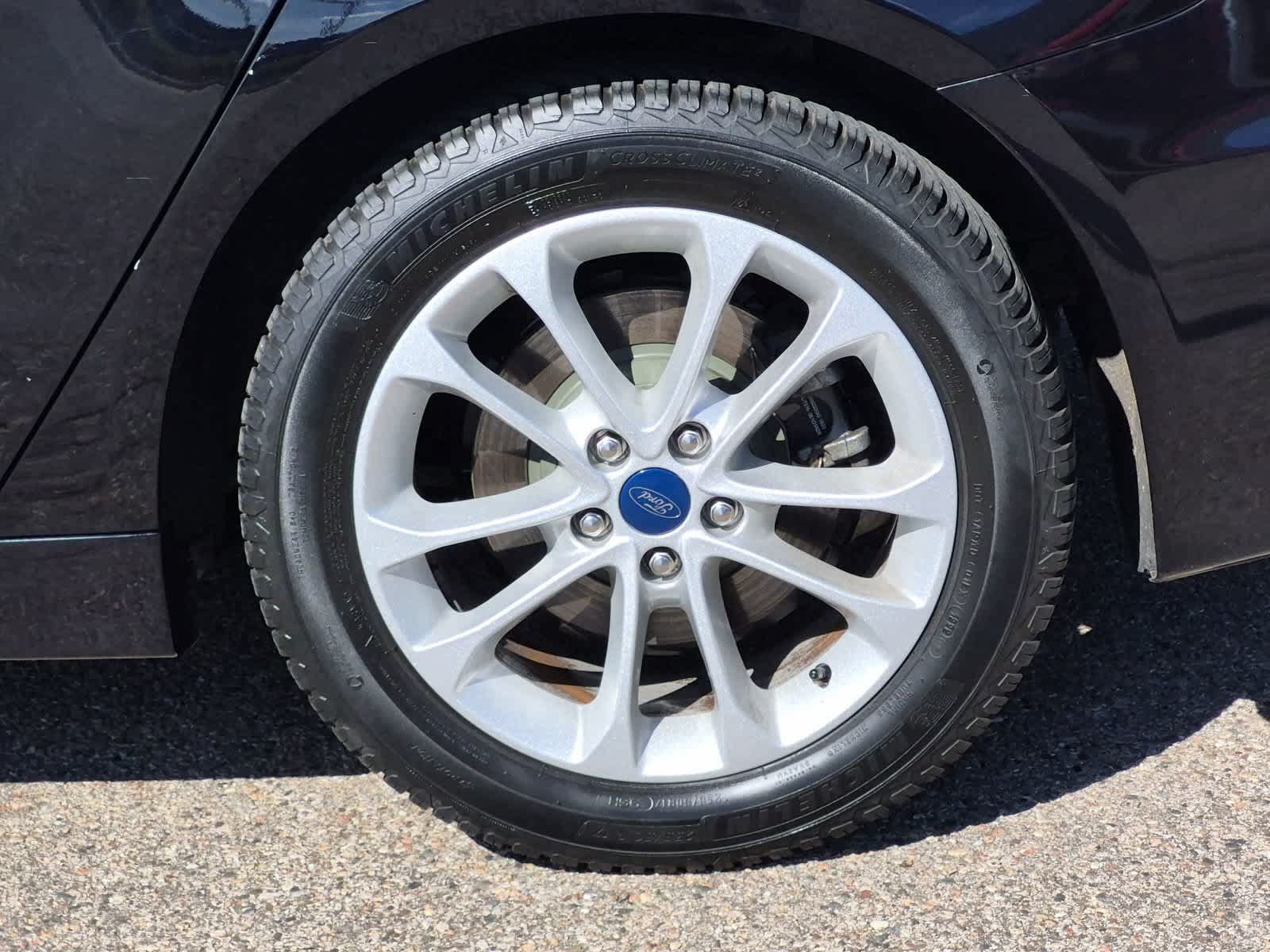 Used 2019 Ford Fusion SE FWD image 14