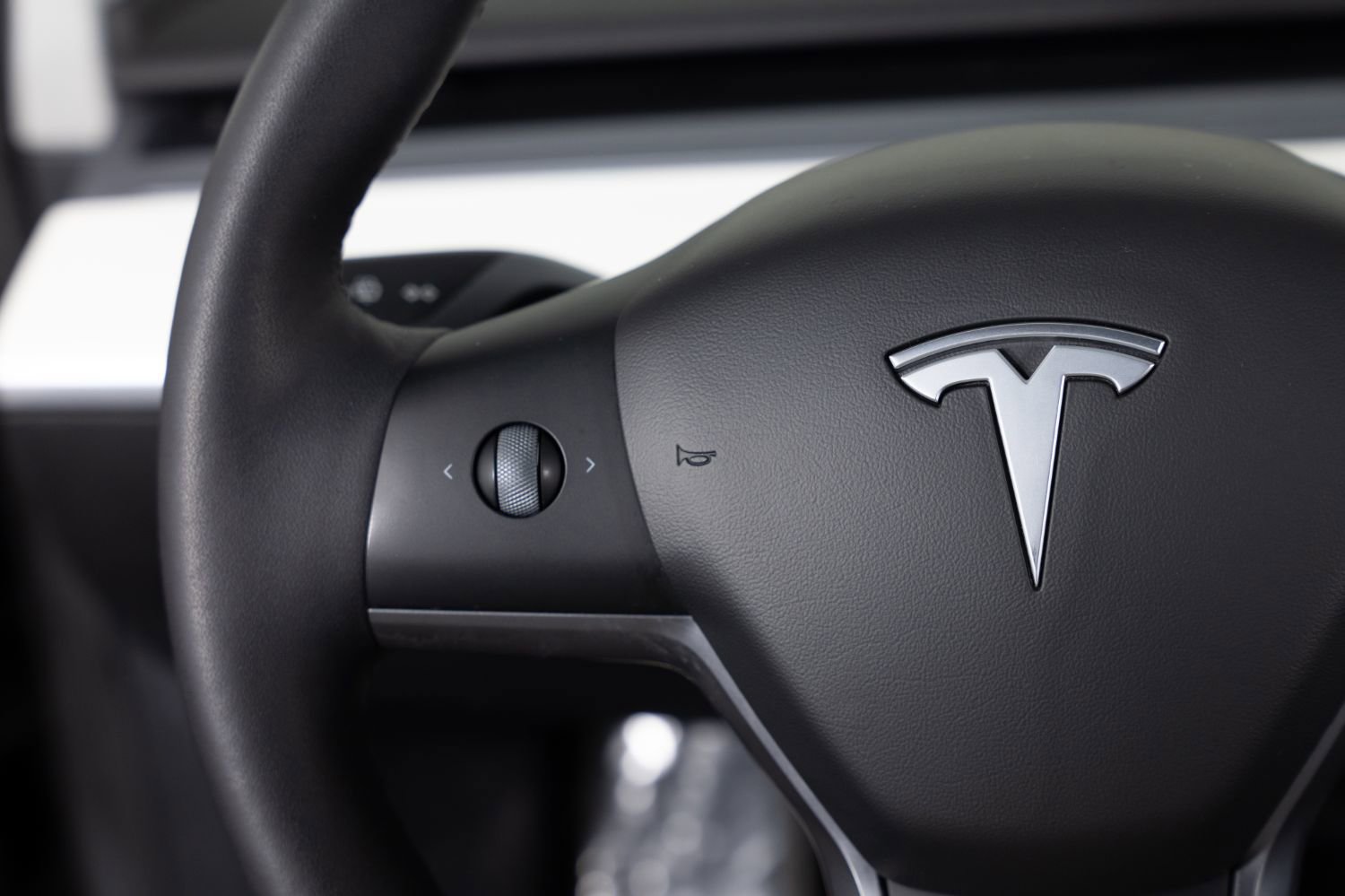 Used 2021 Tesla Model 3 Performance image 29