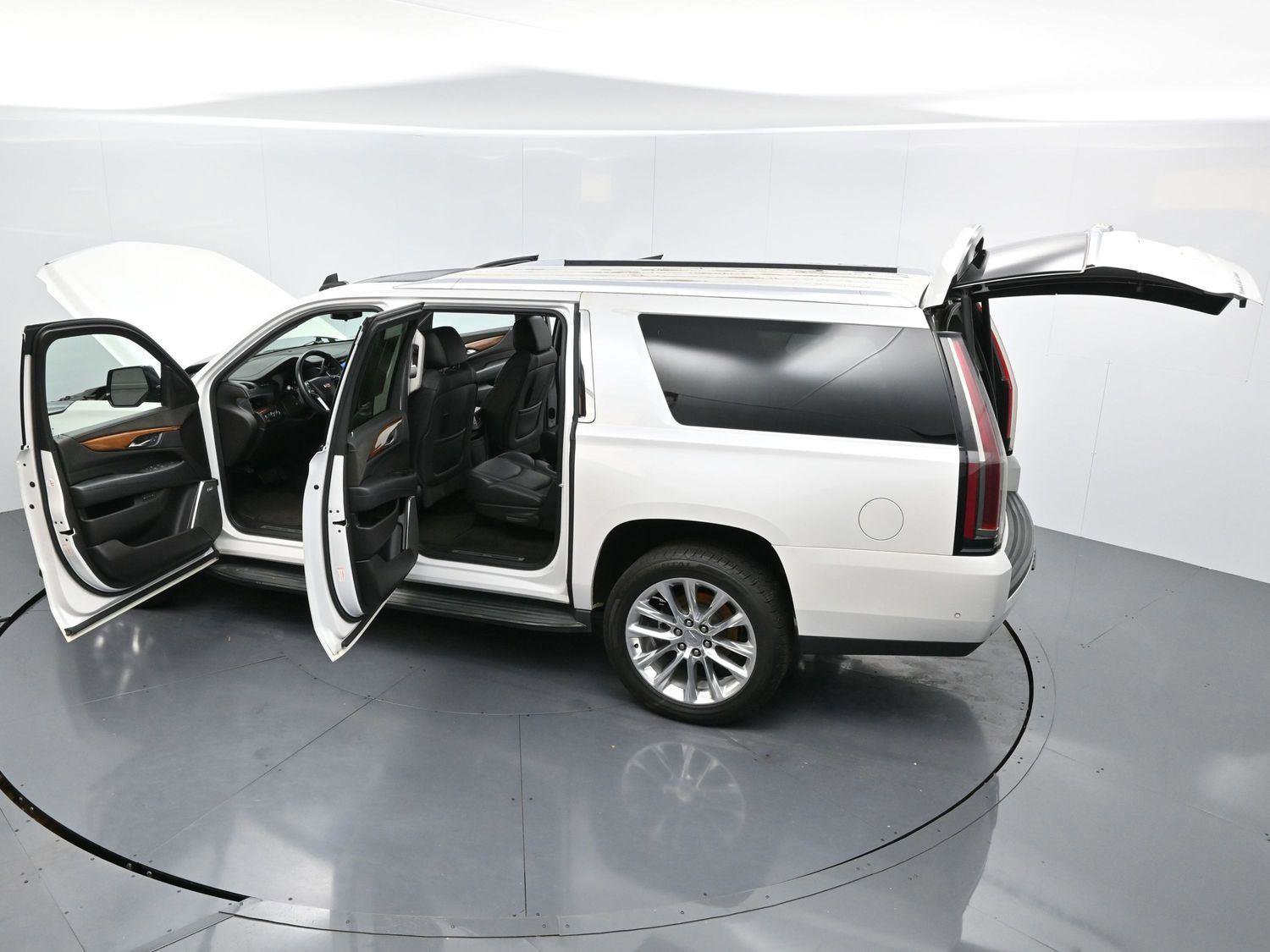 Used 2017 Cadillac Escalade ESV Luxury image 47