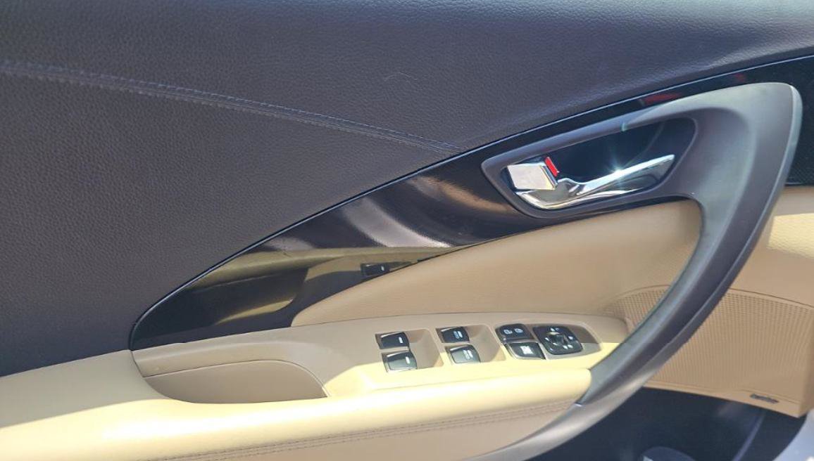 Used 2013 Hyundai Azera w/ Technology Pkg FWD image 11