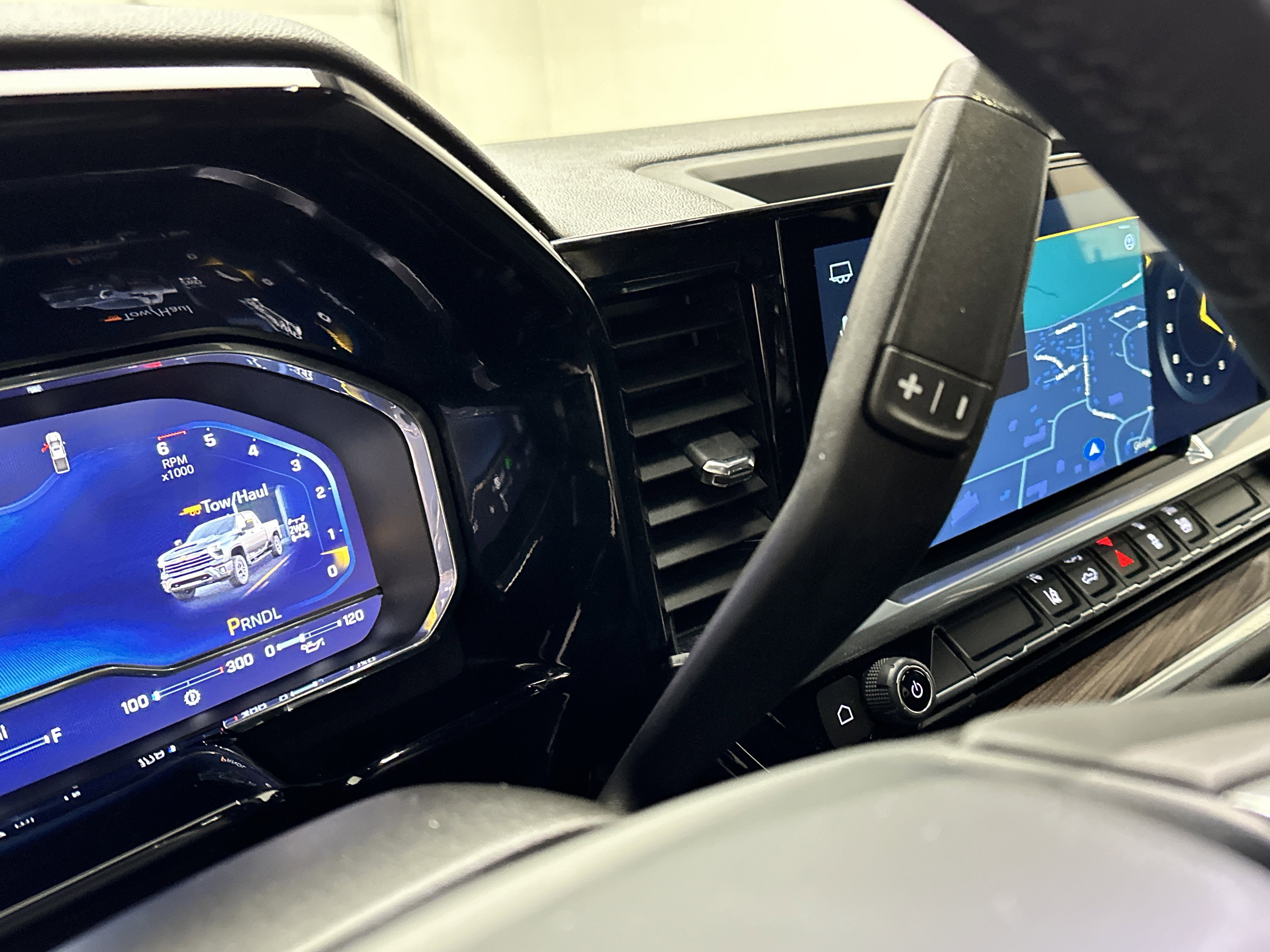 Used 2025 Chevrolet Silverado 2500 LT w/ Convenience Package image 40