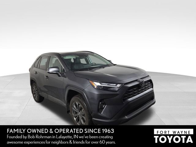 Used 2025 Toyota RAV4 XLE Premium image 4