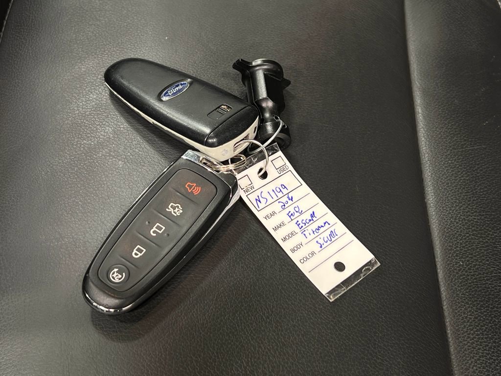 Used 2016 Ford Escape Titanium image 35