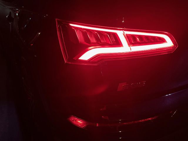 Used 2018 Audi SQ5 Premium Plus w/ Navigation Package image 12