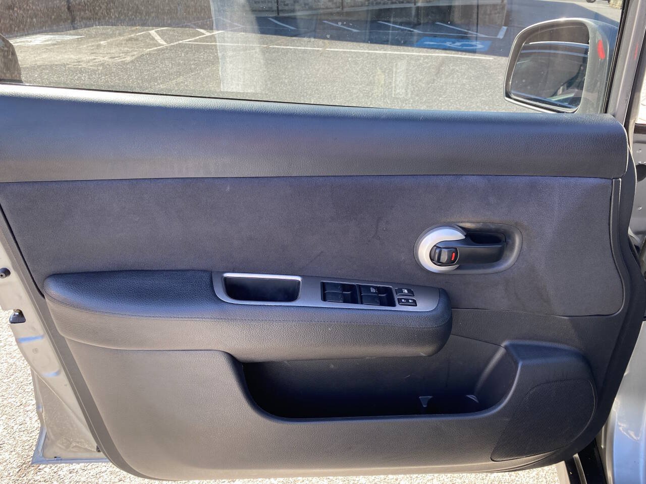 Used 2009 Nissan Versa 1.8 S w/ PWR Pkg FWD image 9