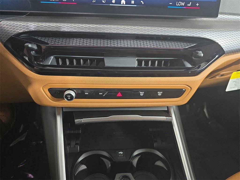 New 2025 BMW 330i xDrive Sedan w/ Premium Package image 24