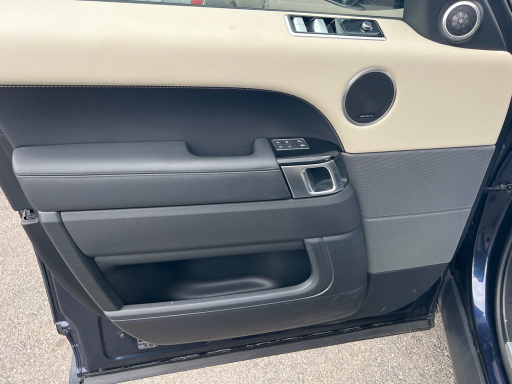 Used 2019 Land Rover Range Rover Sport HSE AWD/4WD image 17