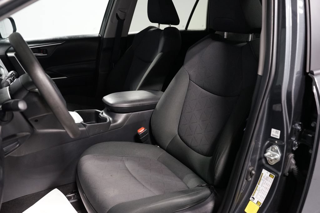 Used 2024 Toyota RAV4 XLE FWD image 27