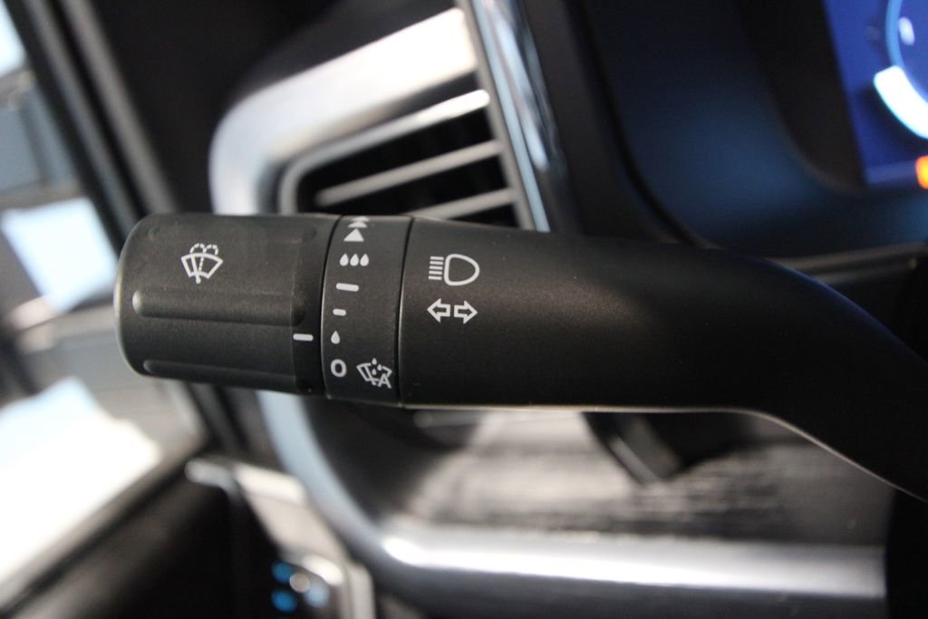 Used 2025 Ford F350 Lariat w/ Black Appearance Package image 13